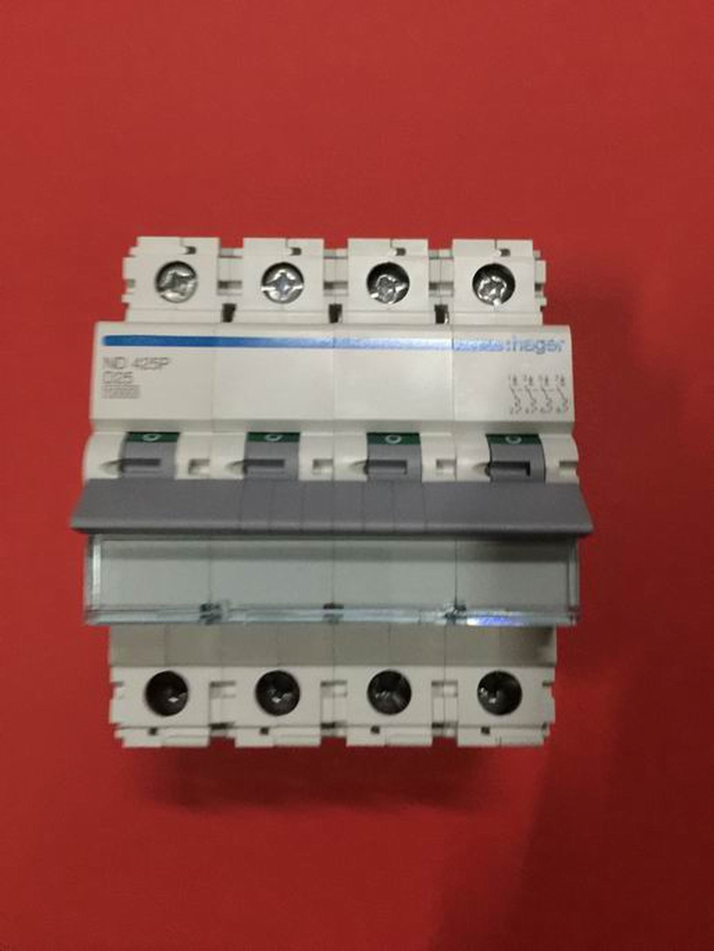 hager/海格 4p25a塑壳交流三相小型断路器d25空气开关nd425p议价