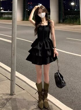 黑色吊带连衣裙女高级感气质
