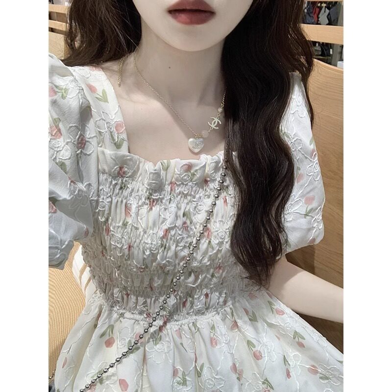 法式茶歇碎花连衣裙女气质方领