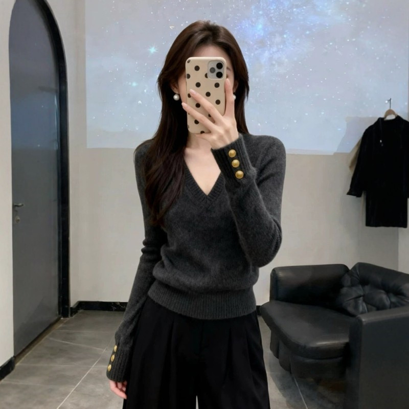 灰色v领针织衫女秋冬毛衣修身