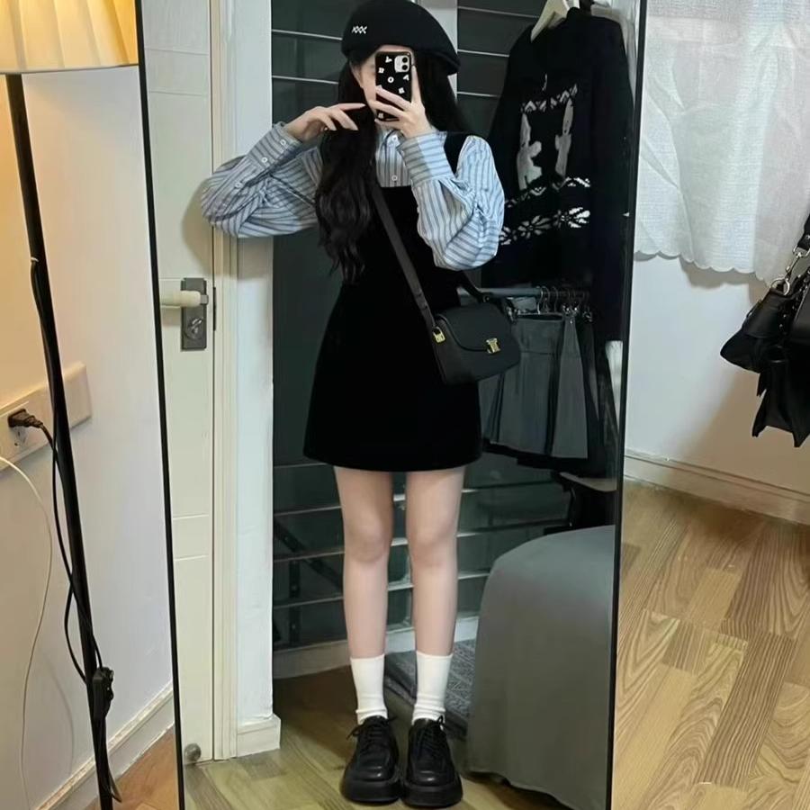 百搭学院风衬衫背带裙两件套装