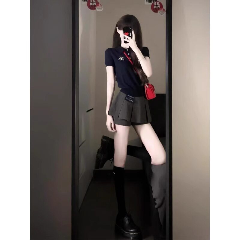 polo领上衣百褶短裙两件套女