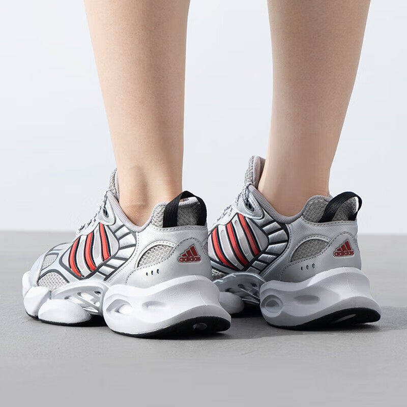 阿迪达斯男鞋boost缓震跑步鞋