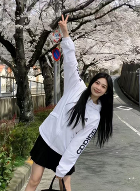 adidas春季女生户外休闲百搭外套