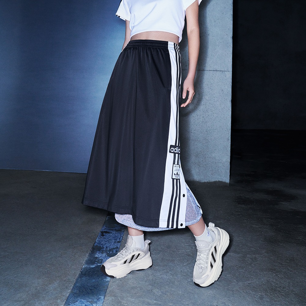 清仓Adidas阿迪达斯女子款短裙子春夏季休闲运动半身裙H18602
