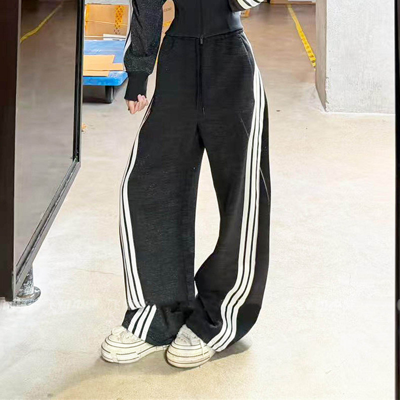 阿迪达斯女三条纹显瘦扭扭裤