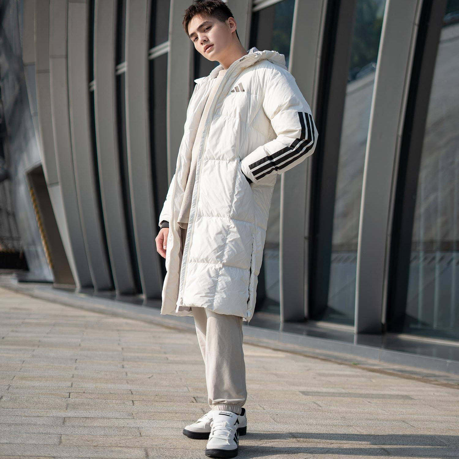 阿迪达斯男士连帽长款羽绒服正品2025冬季新款保暖运动外套JG3838