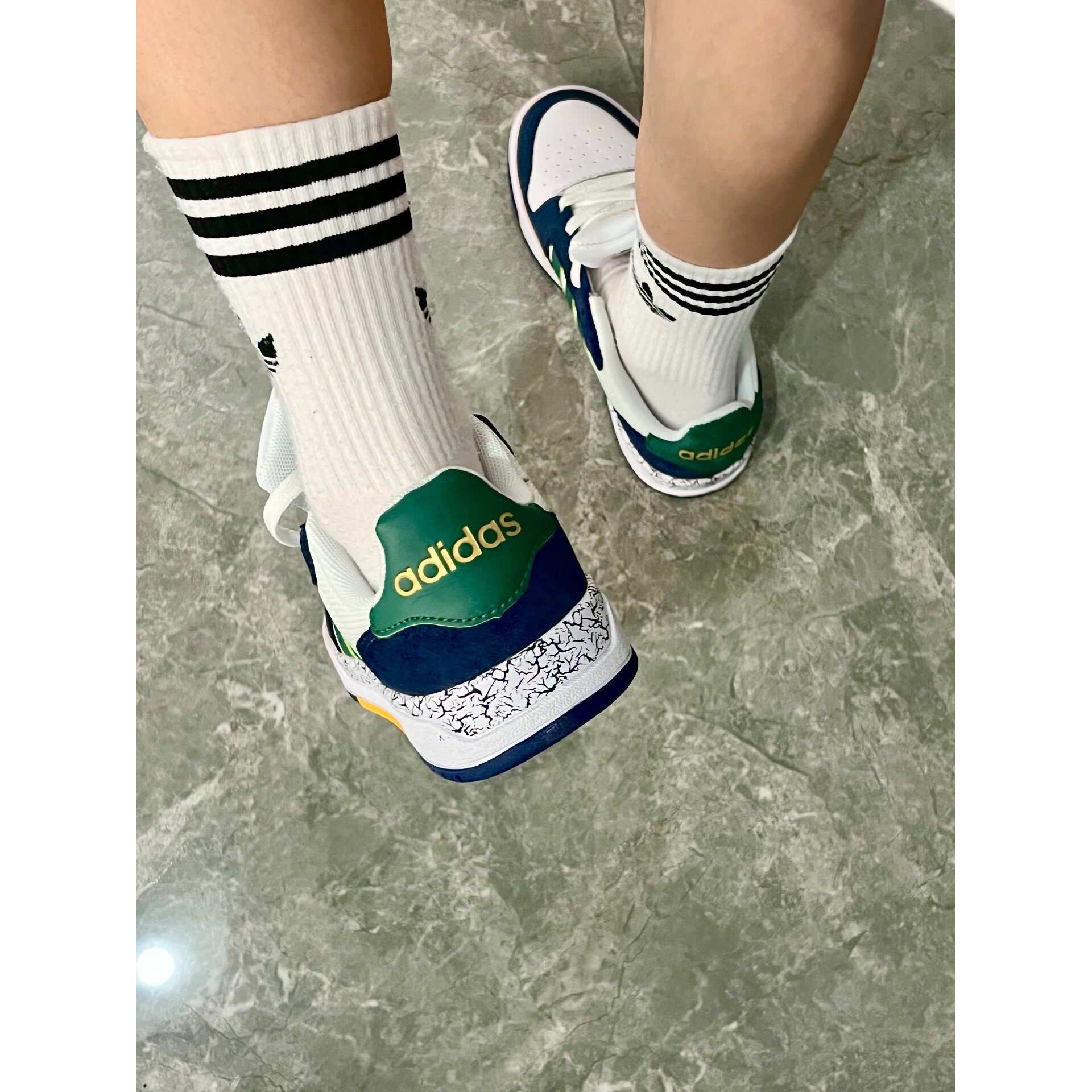 阿迪复古薄底鞋舒适潮流休闲板鞋