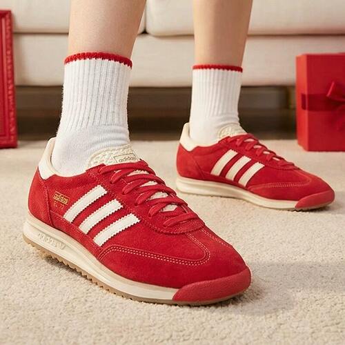 正品Adidas阿迪达斯新年款正品