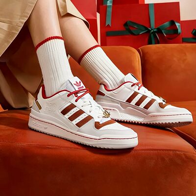 Adias阿迪达斯三叶草新年款正品