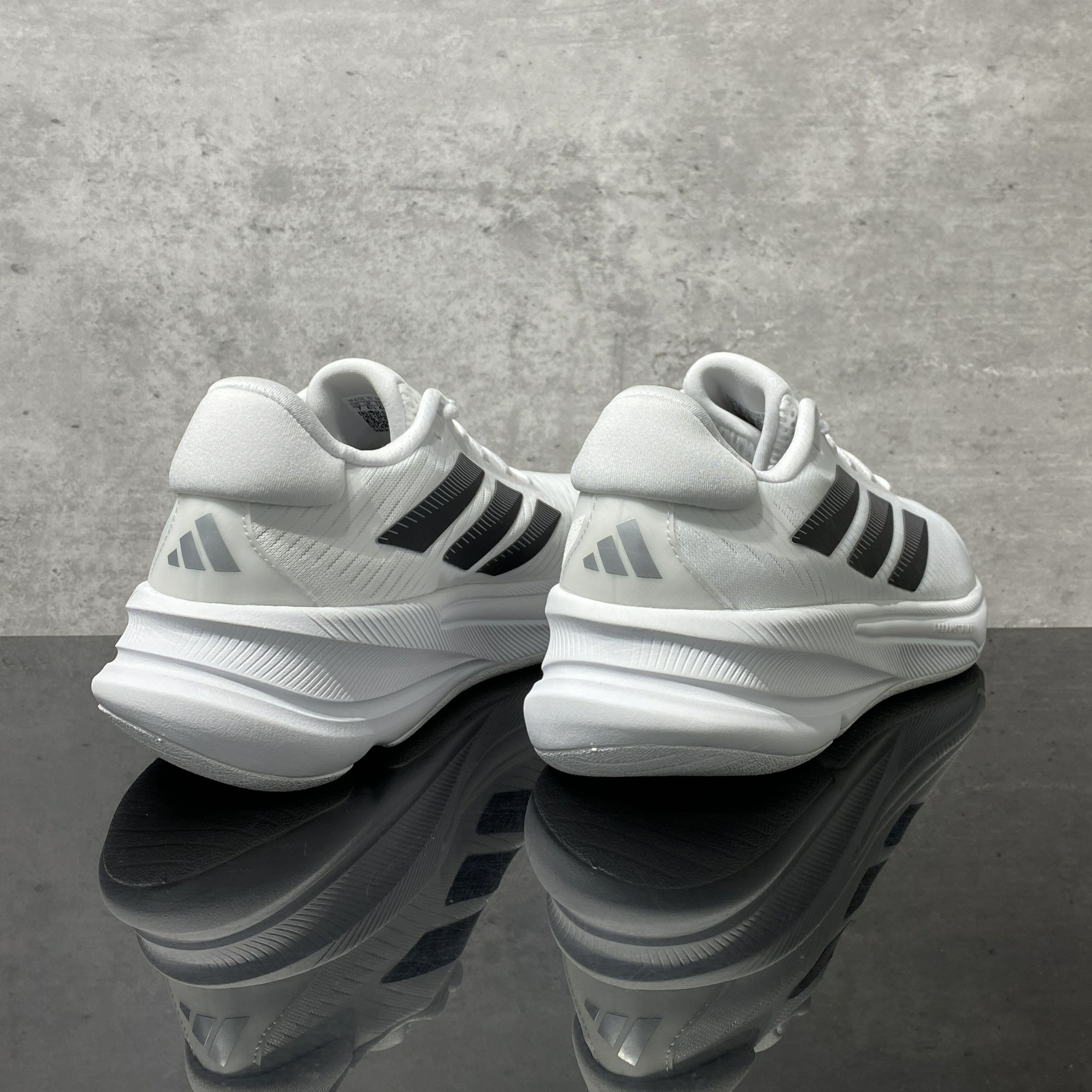 Adidas阿迪达斯正品跑步鞋