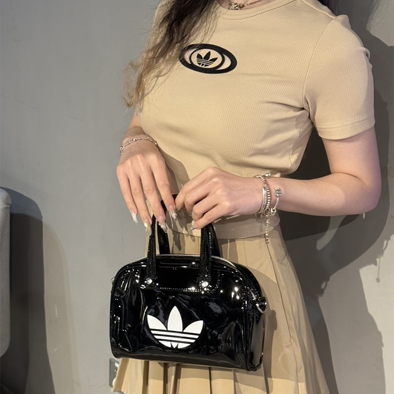 阿迪达斯三叶草女露背修身T恤