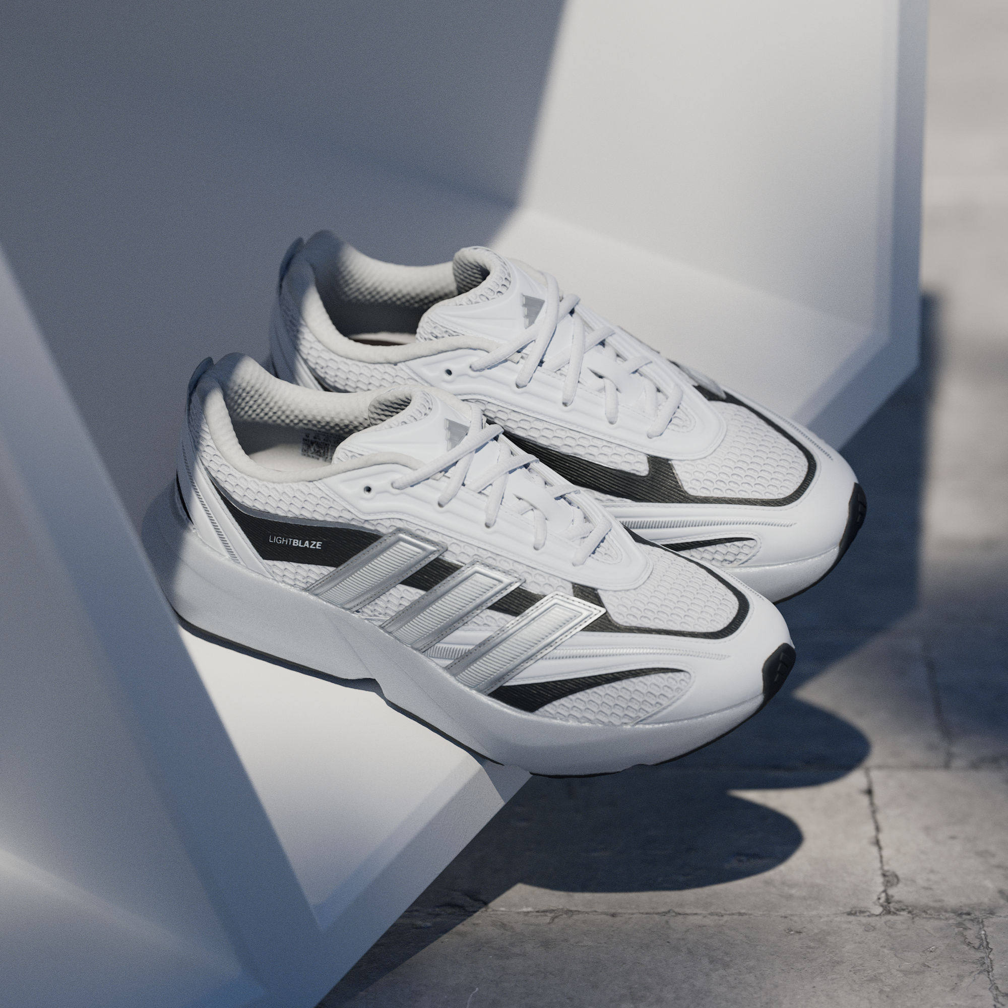 Adidas阿迪达斯正品男生户外百搭潮流减震透气跑步鞋运动鞋JP6288