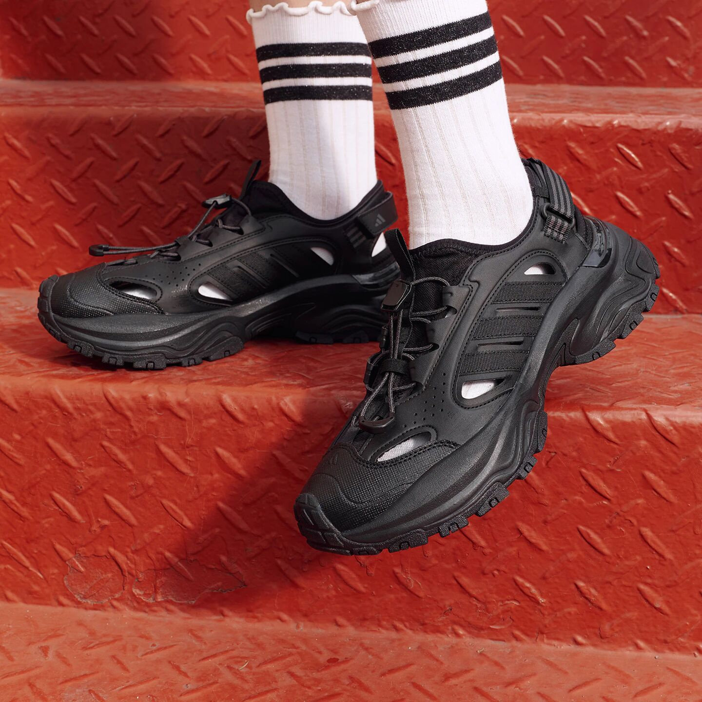 Adidas阿迪达斯正品男女款魔术贴洞洞鞋透气厚底休闲鞋凉鞋KH5990