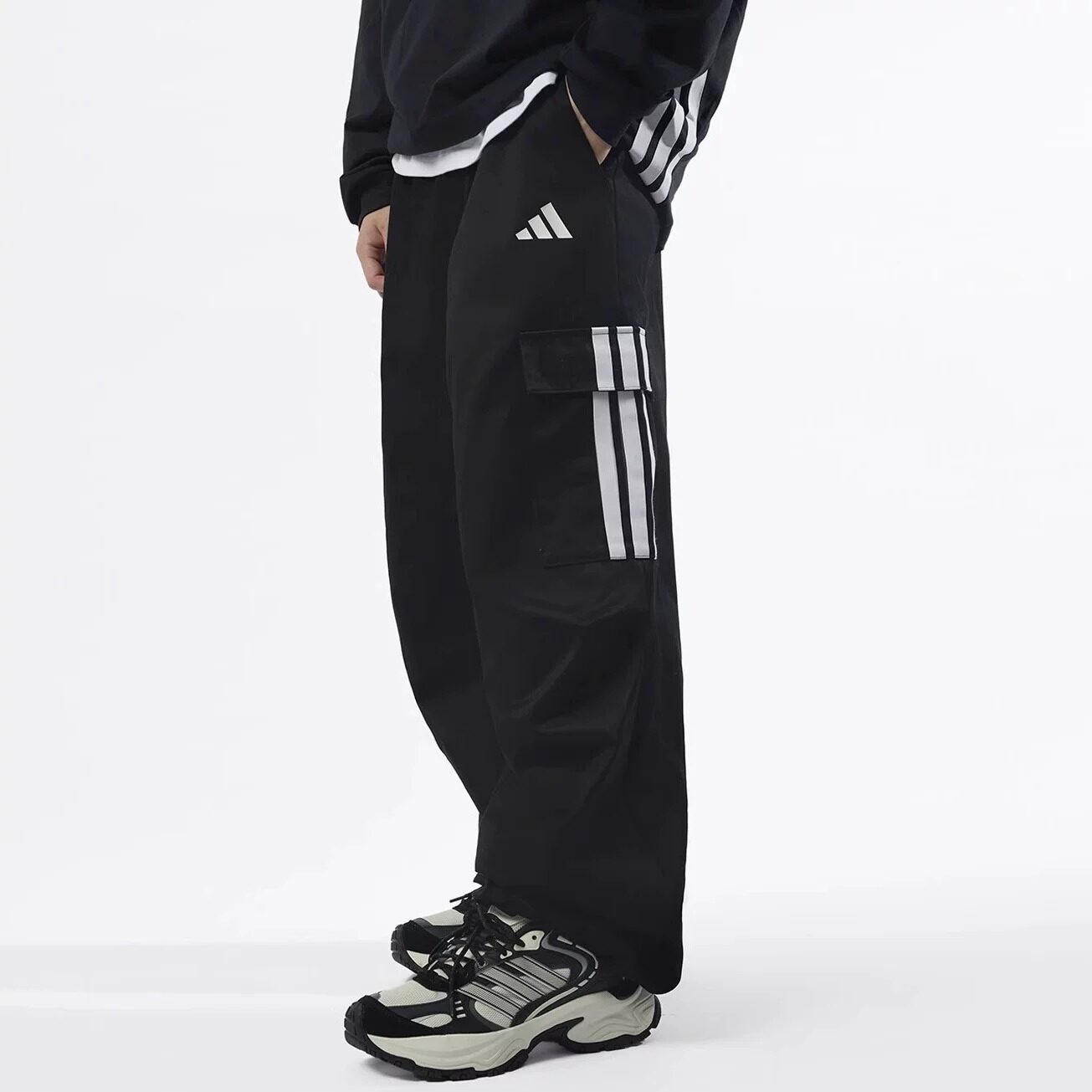 正品Adidas阿迪达斯男裤2026春新款宽松运动工装伞兵裤长裤KF2749