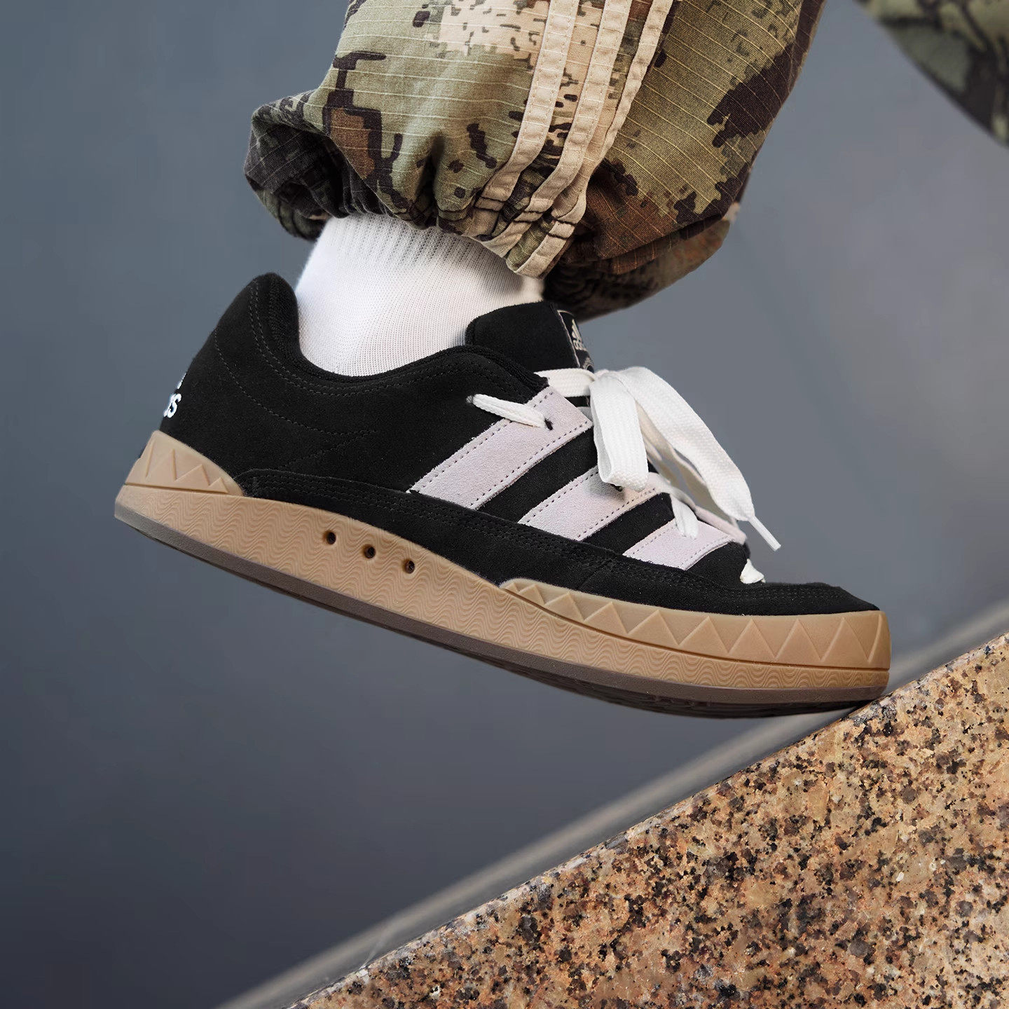 Adidas阿迪达斯正品秋新款男鞋经典三条杠运动百搭复古板鞋KI8879