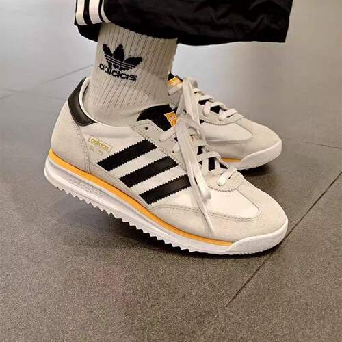 Adidas阿迪达斯T头鞋休闲鞋