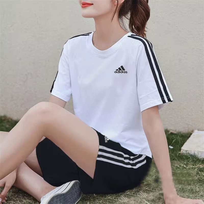 阿迪达斯女款短袖夏季新款经典三条纹圆领半袖白色纯棉运动T恤女