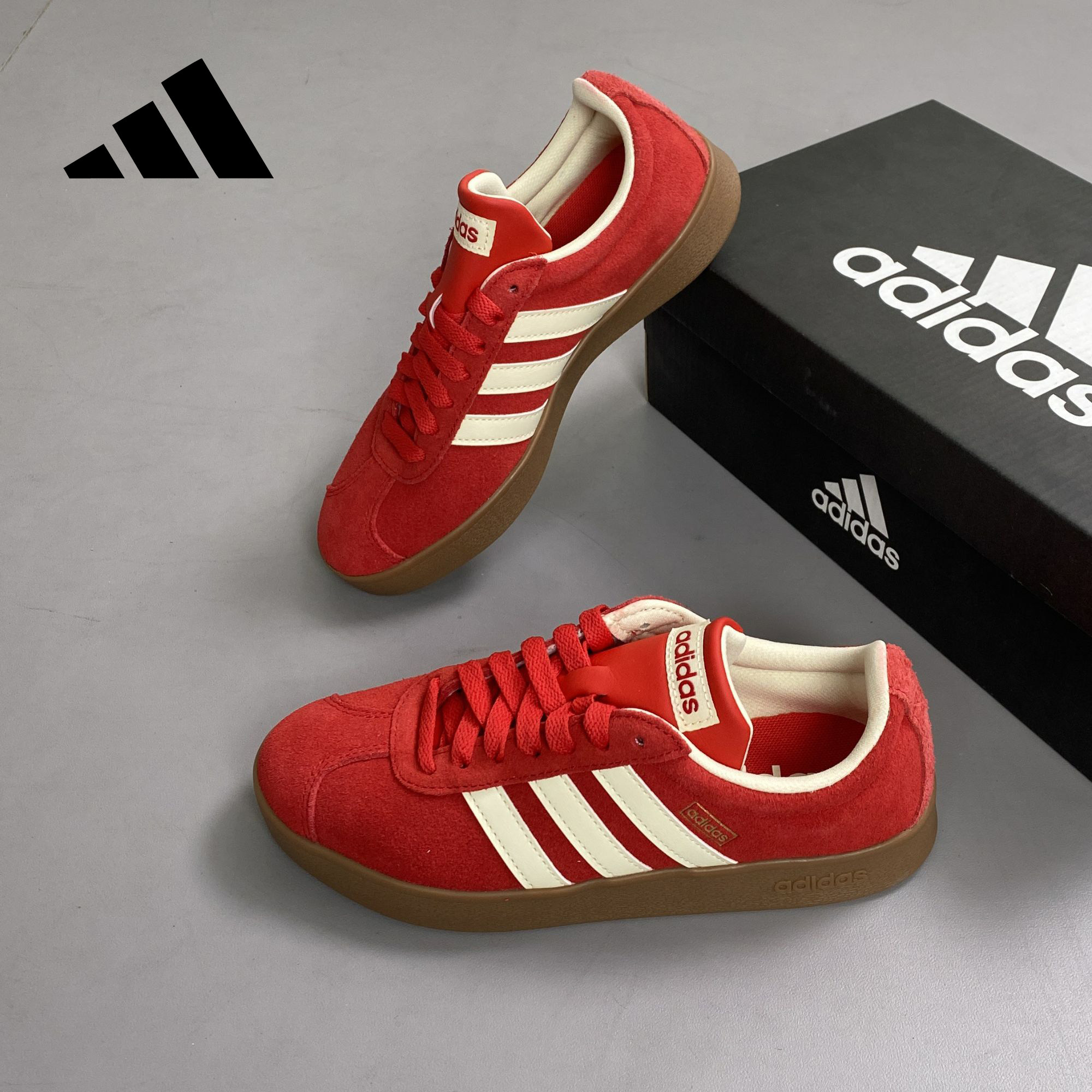 Adidas阿迪达斯正品男女同款秋冬街头潮搭鞋子户外休闲日常板鞋子