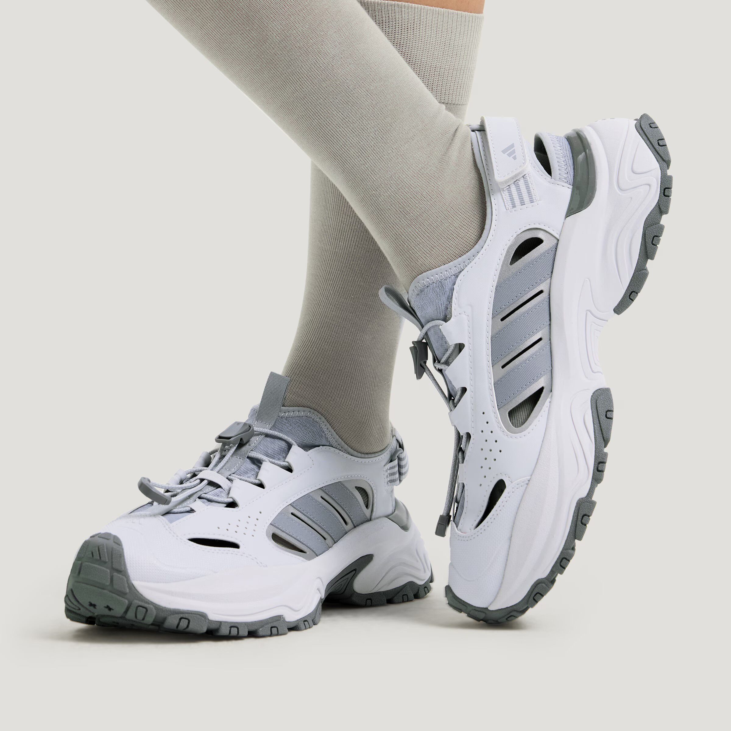 Adidas阿迪达斯正品男女款魔术贴老爹凉鞋洞洞鞋透气运动鞋KH5991
