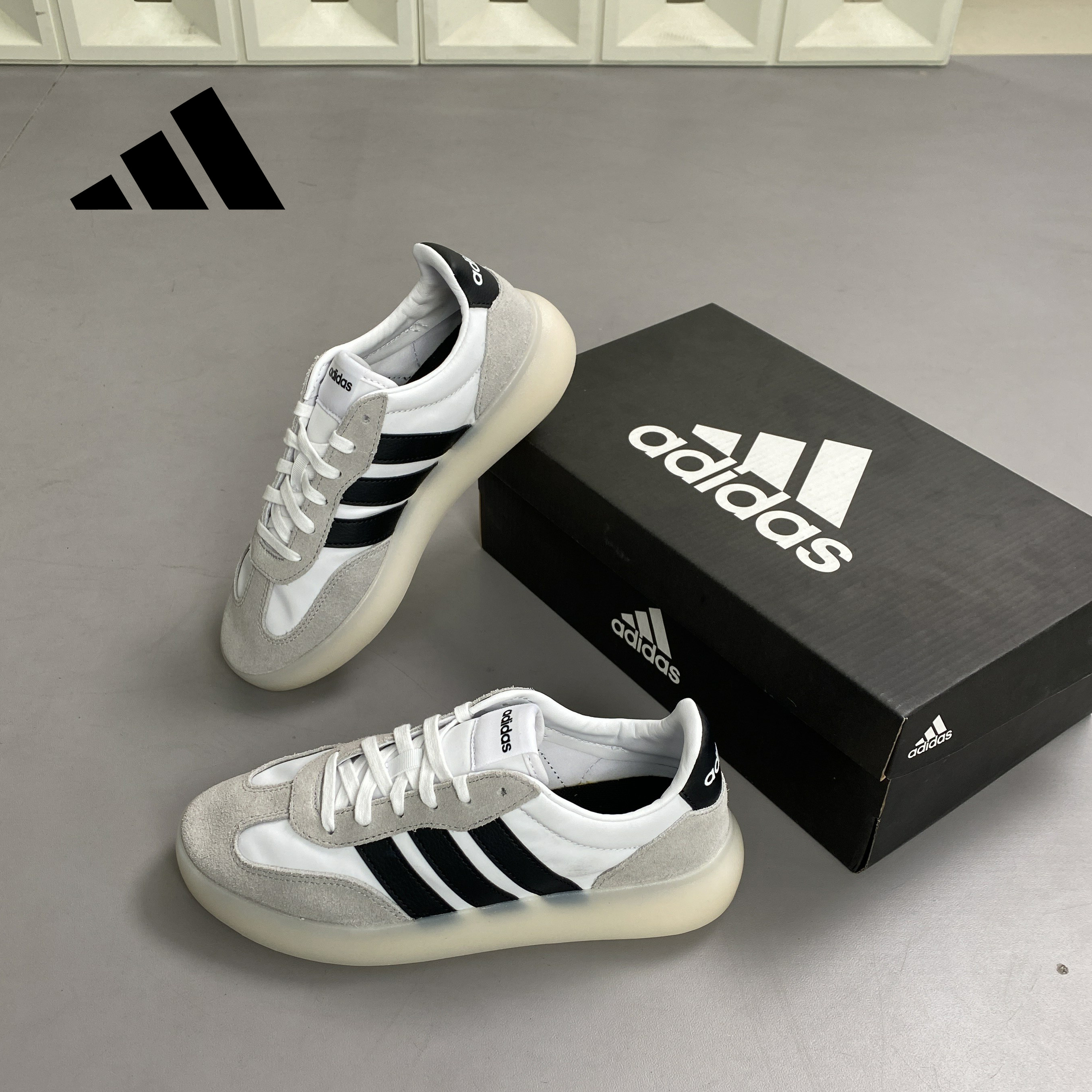 adidas/阿迪达斯正品秋季新款情侣同款时尚透气休闲低帮板鞋百搭