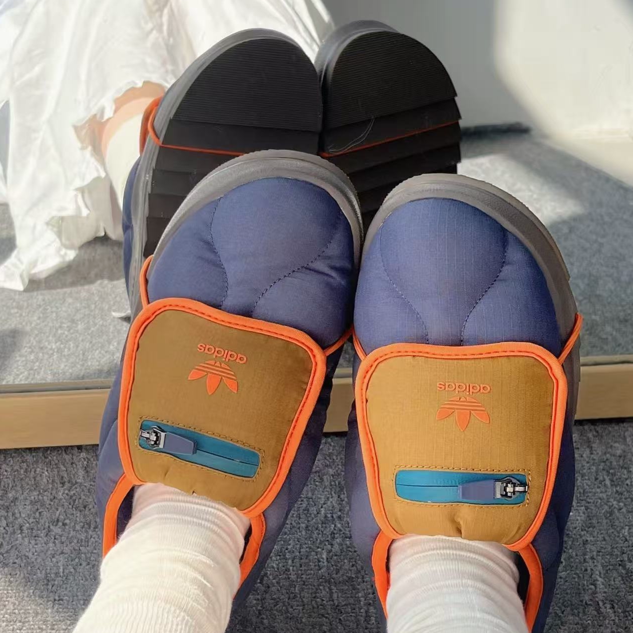 Adidas阿迪达斯棉鞋正品冬季新款时尚百搭保暖雪地面包鞋女生轻便