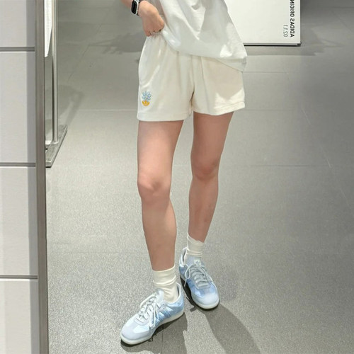 Adidas阿迪达斯正品夏季女裤简约休闲百搭舒适透气运动短裤KE5079