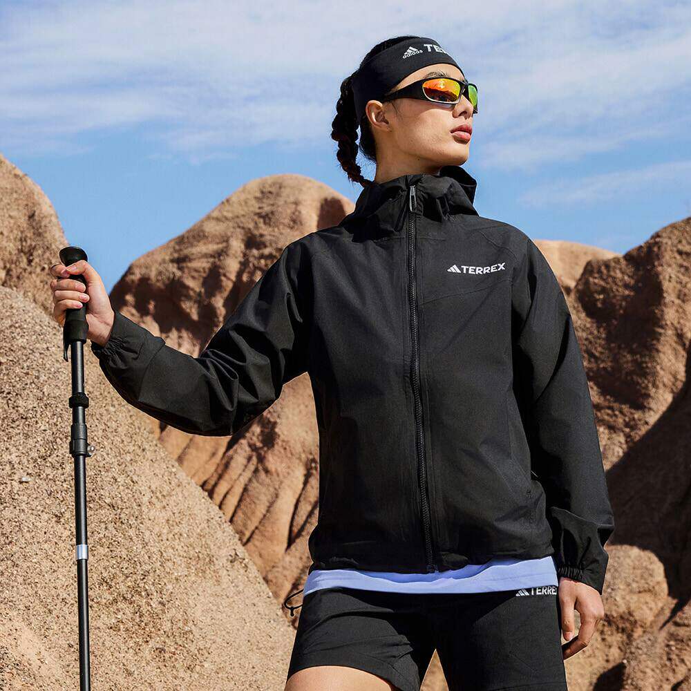 Adidas阿迪达斯户外防风衣女款运动徒步梭织连帽夹克外套JN8813