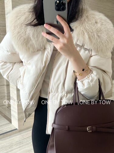 ONEBYTOW狐狸毛领羽绒服女23年冬季新款短款白鸭绒保暖外套潮6662
