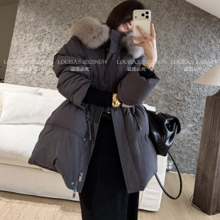 百搭显瘦女羽绒服28122 狐狸毛领中长款 LOUISA.S 2025冬季