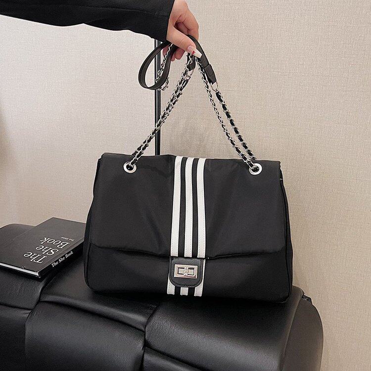 2025新款牛津布包包单肩斜挎邮差包简约百搭链条大容量拼色包包潮