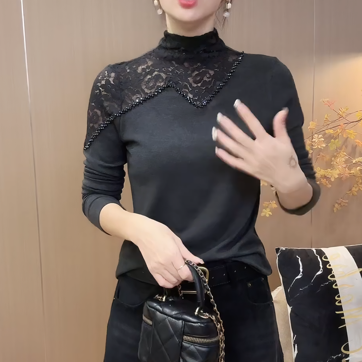 灰色半高领蕾丝拼接长袖T恤女2025冬季新款修身显瘦内搭打底衫潮