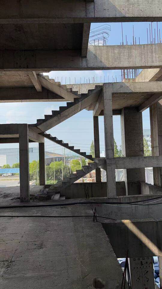 4月2日芜湖市生命健康城内、万春路南侧土地使用权及地上建筑物、附属物网络拍卖公告