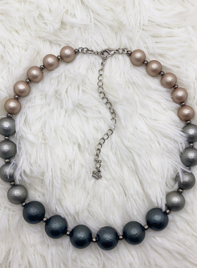 新款串珠拼接设计灰色珍珠项链高级感独特气质小众复古锁骨链