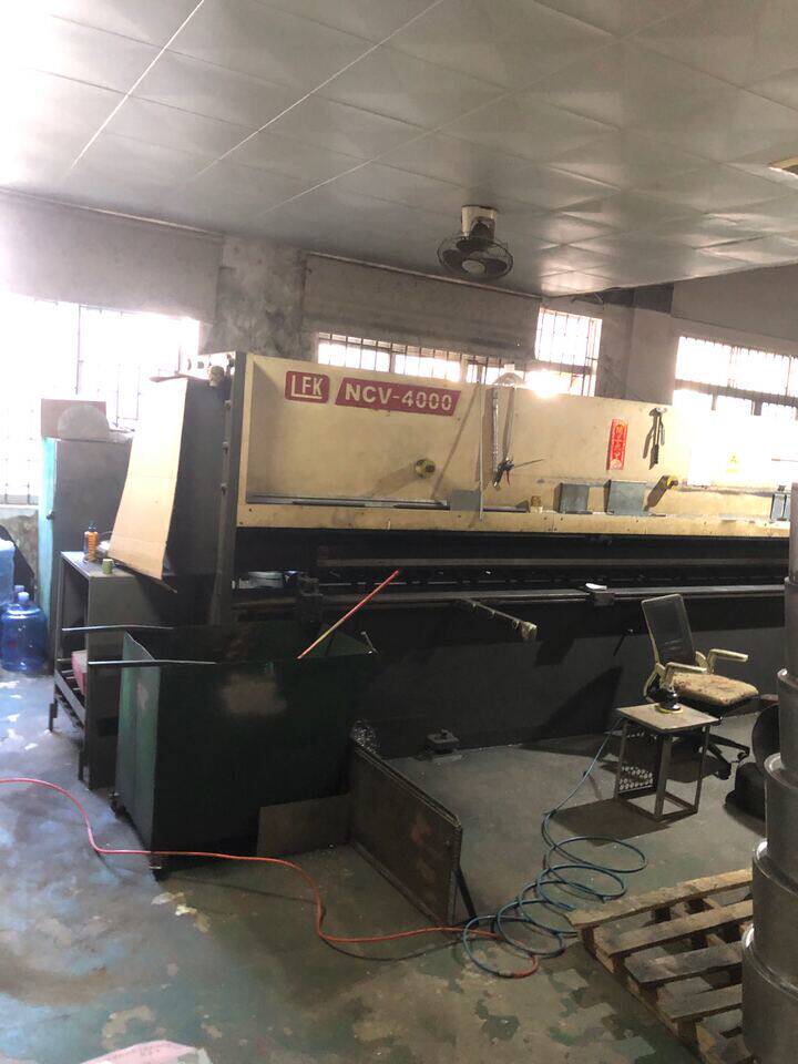 3月23日东莞科技公司存放于东莞市横沥镇彩霞路102号宏景工业园的两台机器设备网络拍卖公告