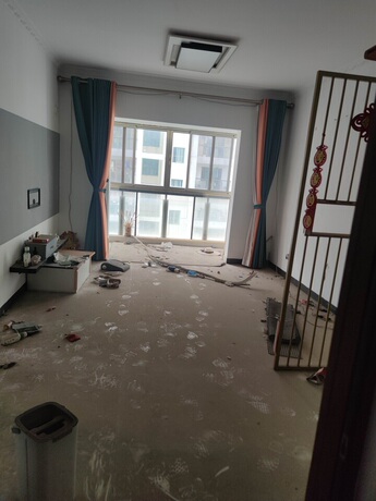 【万豪苑】胡荣名下位于东莞市长安镇振安西路210号万豪苑2幢702的房产