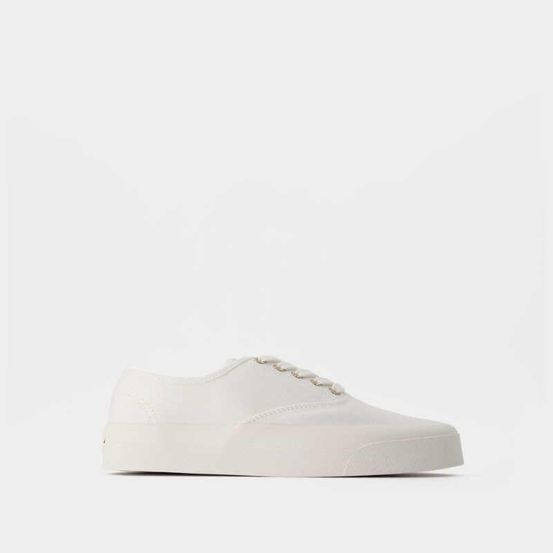 Maison Kitsune Lace Up 白色/黑色棉质运动鞋情侣款