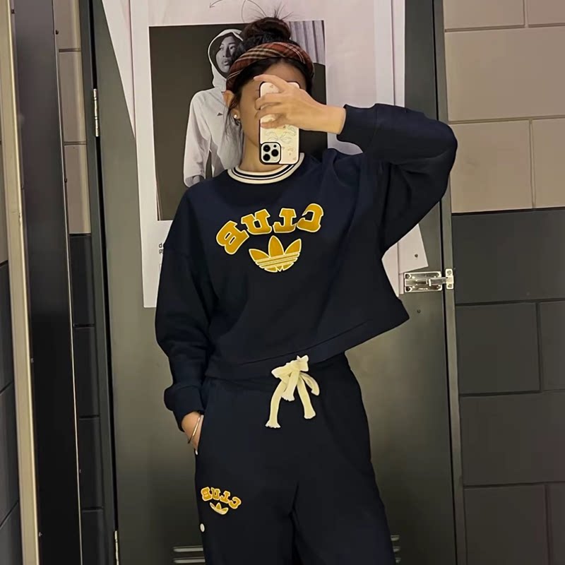 阿迪达斯26春季女子款休闲套头衫