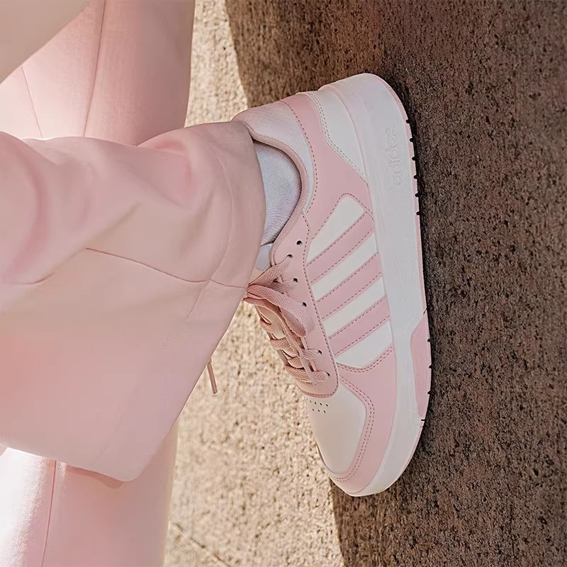 Adidas阿迪达斯正品休闲鞋男女款粉色休闲篮球风百搭板鞋KI6785
