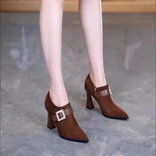 深口单鞋女2025年秋冬季新款绒面尖头高跟鞋时尚粗跟方扣水钻女鞋