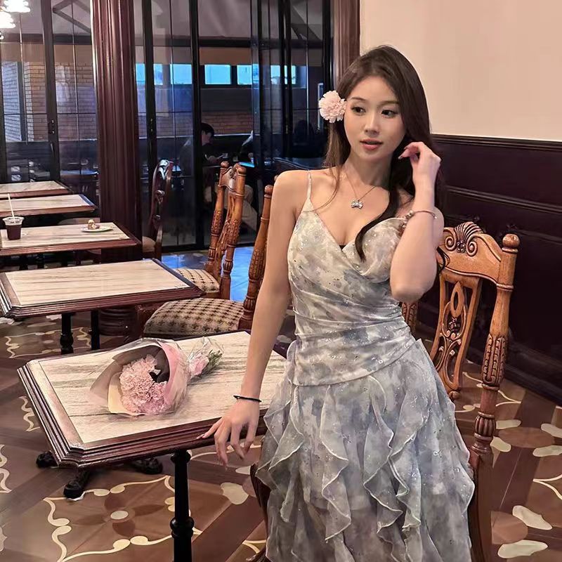 碎花吊带连衣裙女夏领收腰气质