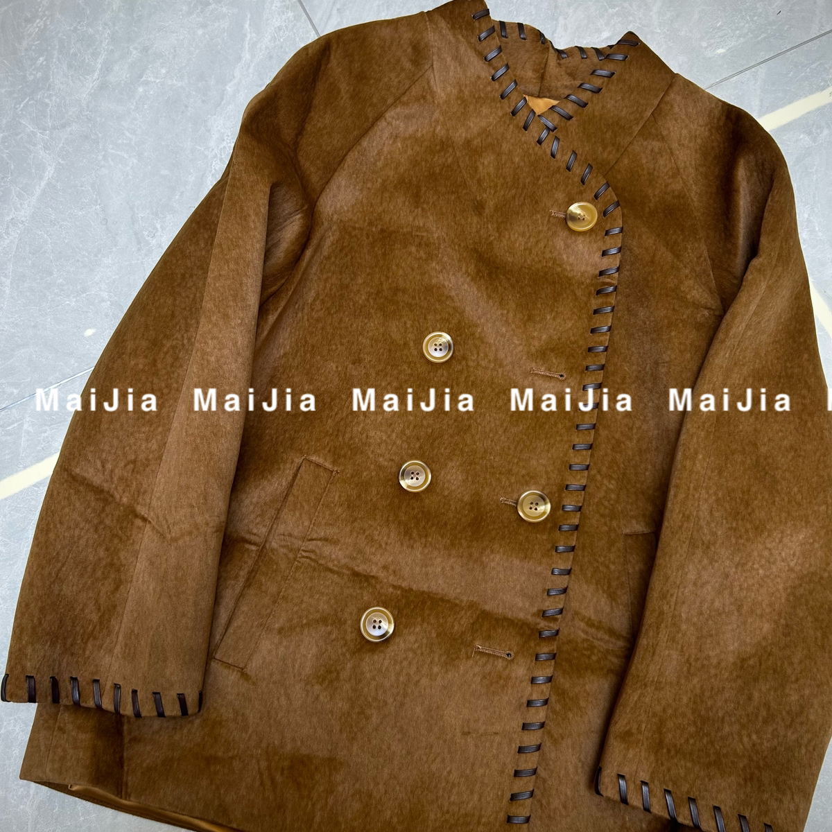 MOM复古文雅气质高级感短外套C10