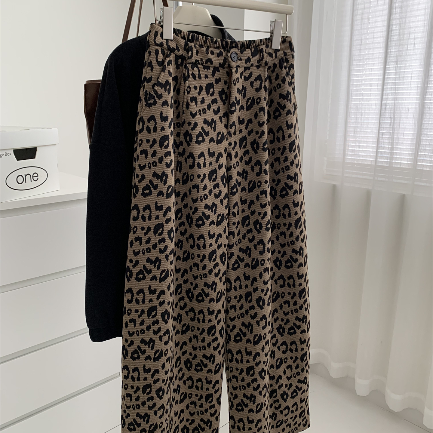 洋气复古加绒阔腿豹纹裤