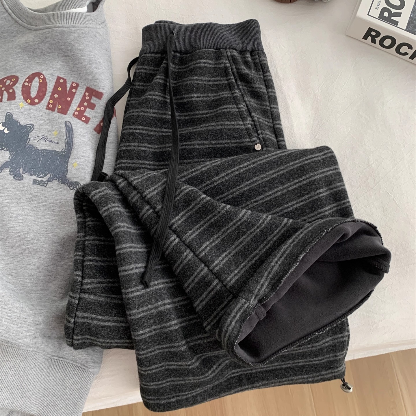 慵懒韩版加绒条纹阔腿裤