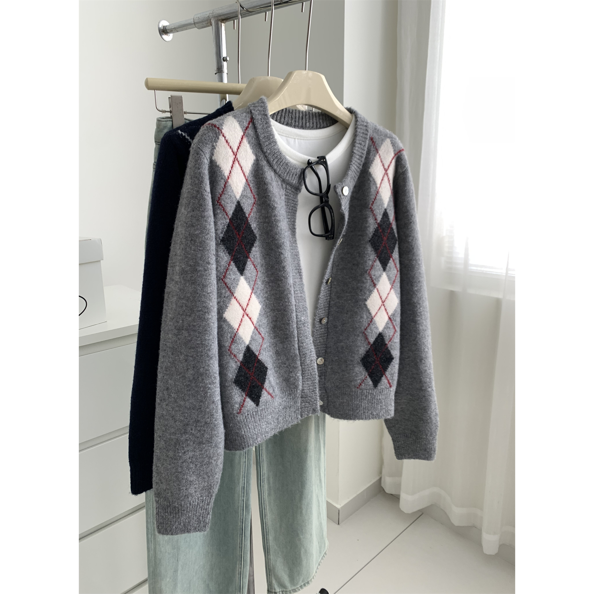 韩系复古菱格羊毛针织外套