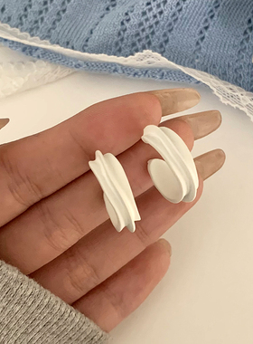 S925银针超仙白色耳钉百搭简约耳圈ins韩国高级感耳环女耳饰E145