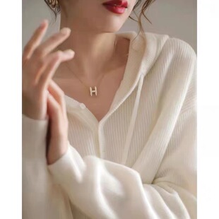 白色连帽针织衫女2025早秋新款慵懒风上衣薄款v领纯色 卫衣式毛衣