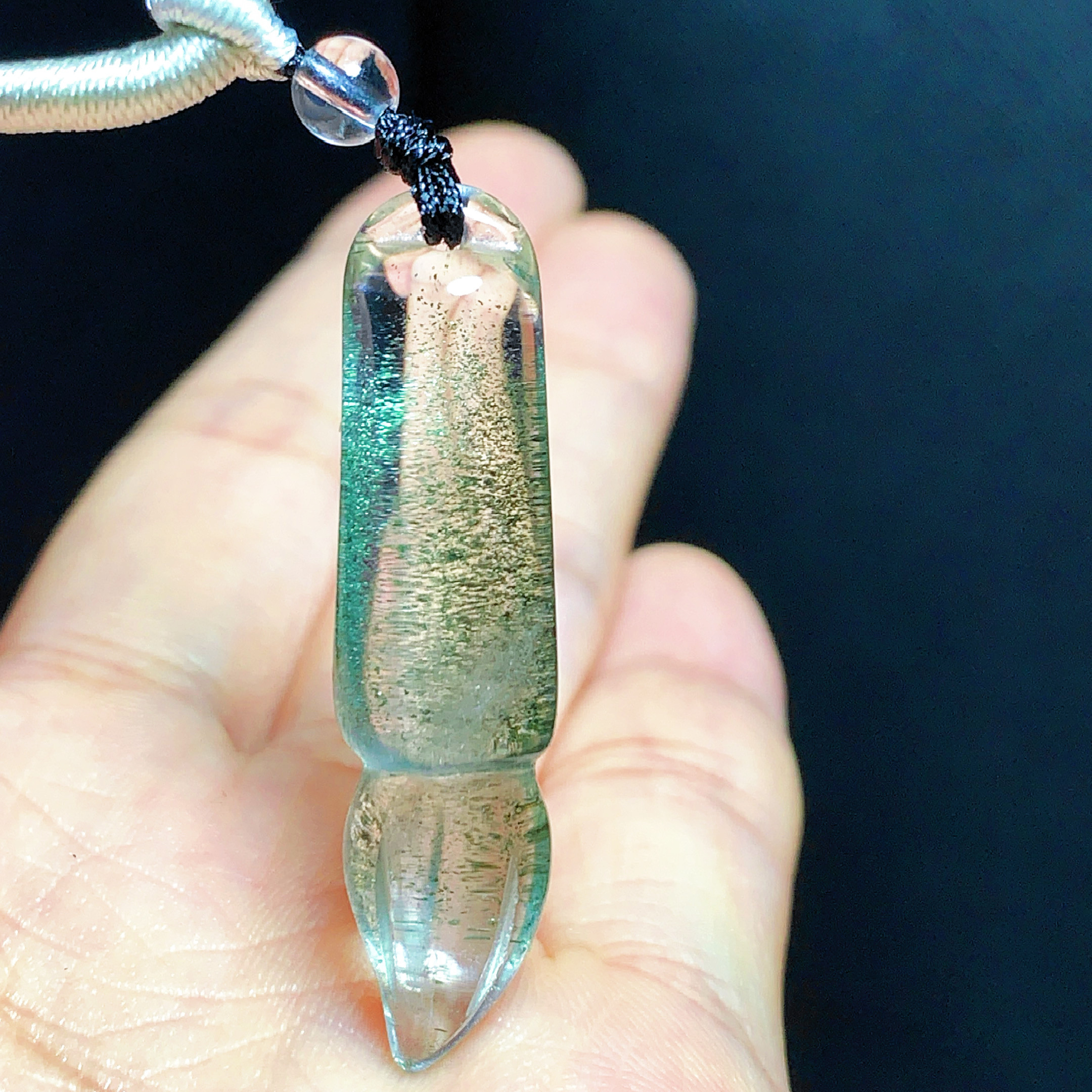 东海水晶天然雕刻毛笔绿幽灵吊坠男女款项链文昌笔吊坠毛衣链礼物