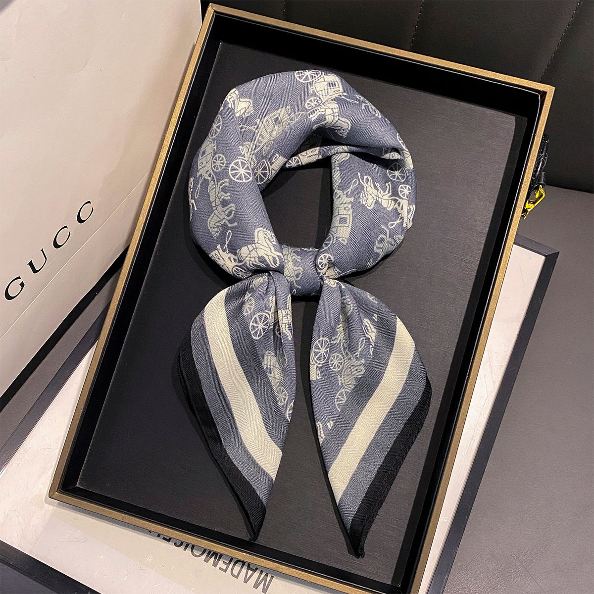 68cm棉麻手感小方巾清新透气女柔软百搭装饰小丝巾春夏护颈领巾潮