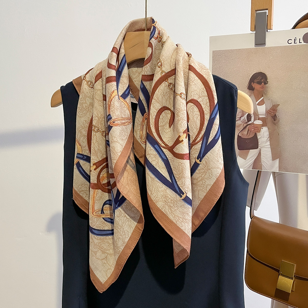 2025新款复古小方巾68cm链条欧美印花清新丝巾女士休闲围巾